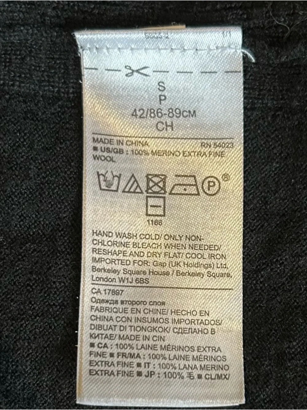 Banana Republic Women’s Merino Wool V-Neck Cardigan Small Quiet Luxury - Picture 4 of 8